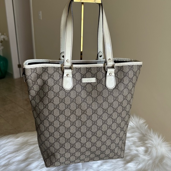 Auth Gucci Tote Shoulder Bag. EUC - Picture 1 of 15